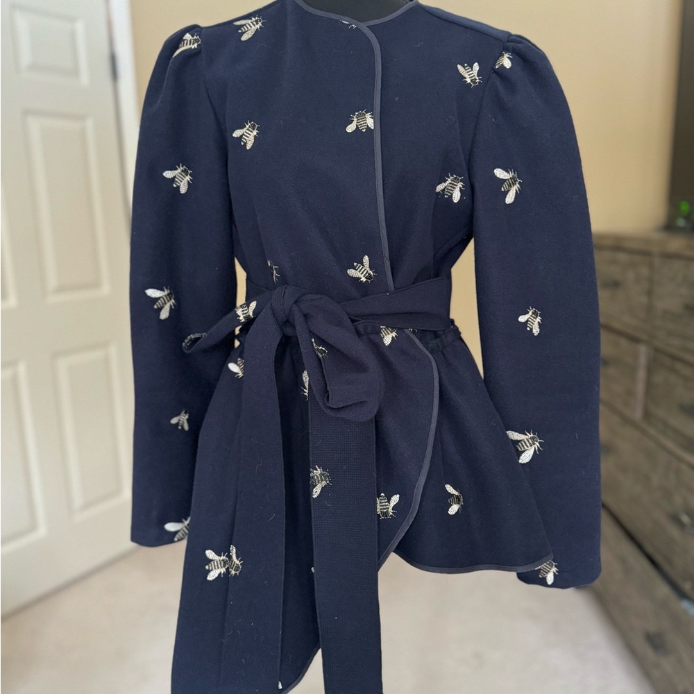 Stunning QUEEN BEE asymmetrical blazer